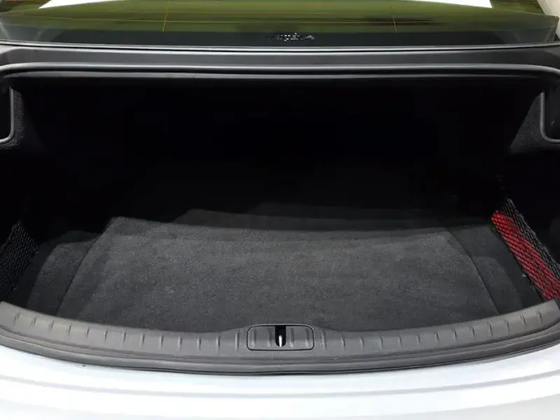 2023 Genesis G80 с пробегом 17 402 км