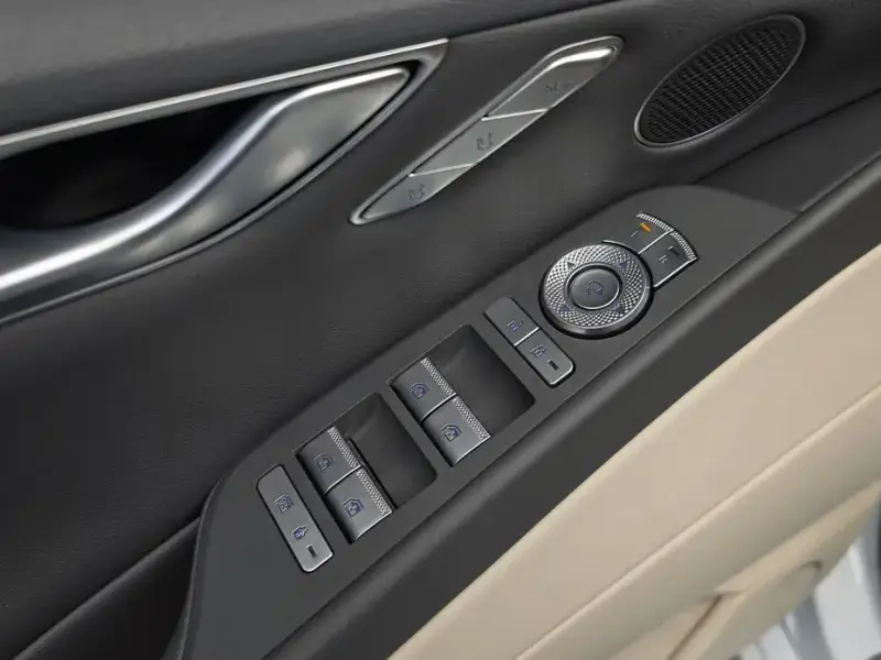 2023 Genesis G80 с пробегом 17 402 км