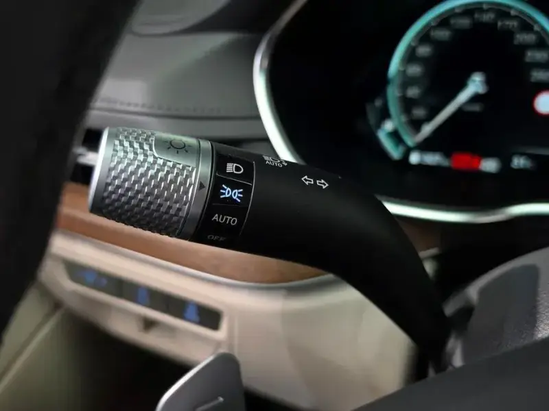 2023 Genesis G80 с пробегом 17 402 км