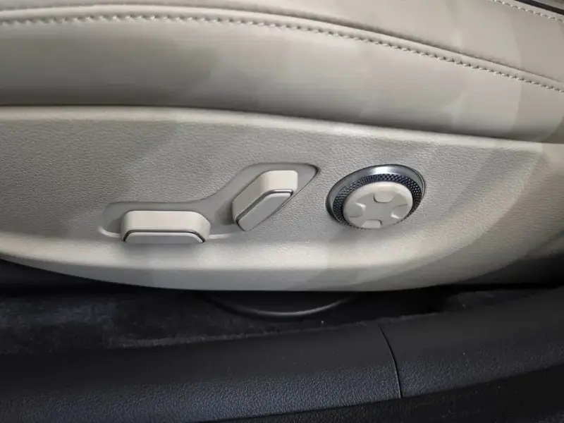 2023 Genesis G80 с пробегом 17 402 км