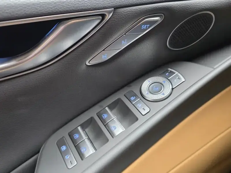 2023 Genesis G80 с пробегом 91 285 км