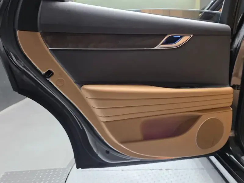 2023 Genesis G80 с пробегом 91 285 км