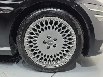 2023 Genesis G80 с пробегом 67 974 км