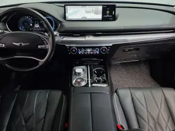 2023 Genesis G80 с пробегом 67 974 км