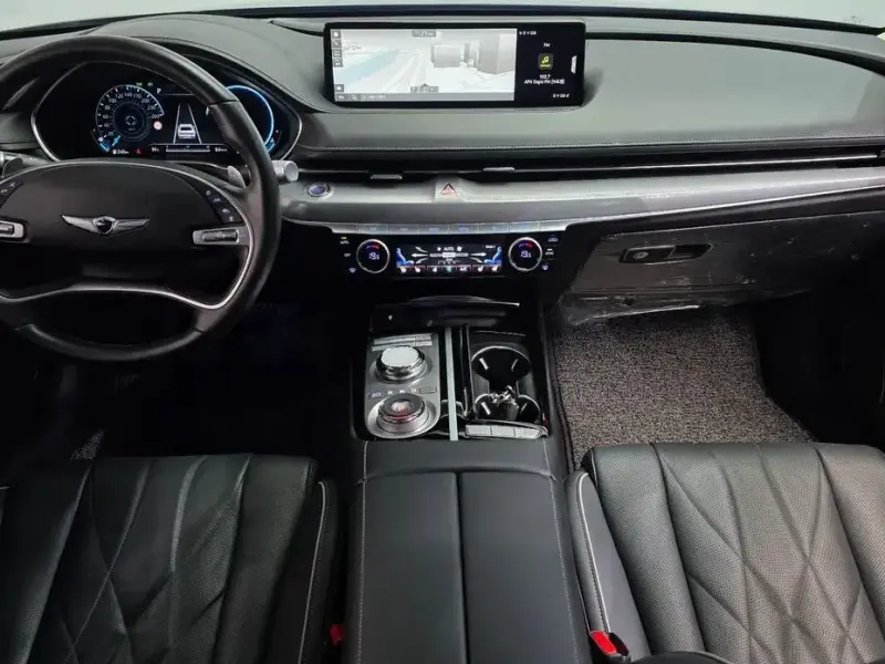 2023 Genesis G80 с пробегом 67 974 км