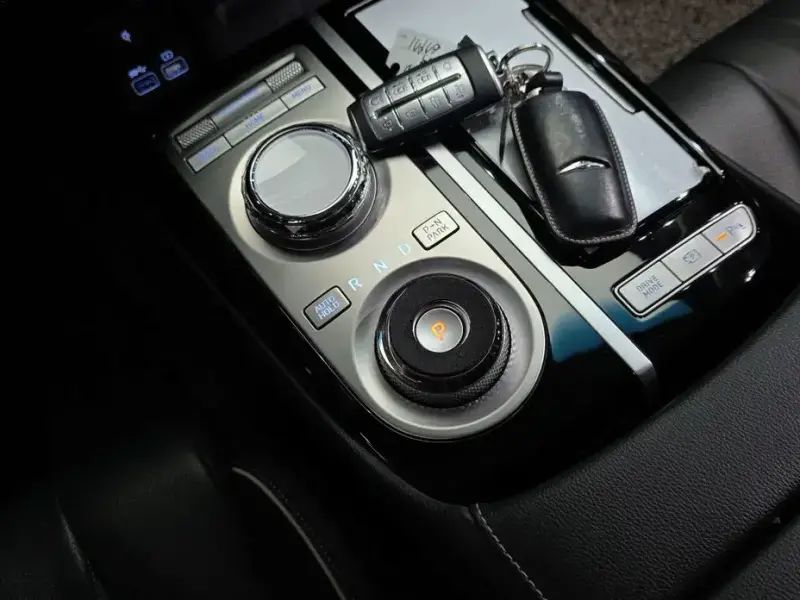 2023 Genesis G80 с пробегом 67 974 км
