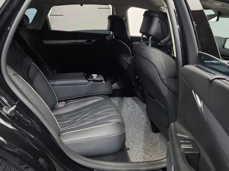 2023 Genesis G80 с пробегом 67 974 км