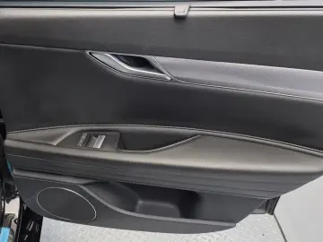 2023 Genesis G80 с пробегом 67 974 км