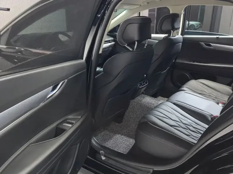 2023 Genesis G80 с пробегом 67 974 км