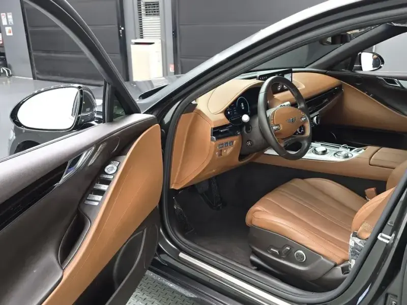 2023 Genesis G80 с пробегом 36 124 км