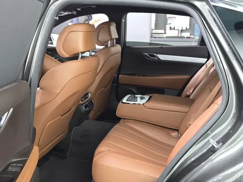 2023 Genesis G80 с пробегом 36 124 км