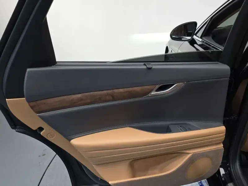 2023 Genesis G80 с пробегом 60 012 км