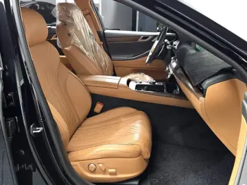 2023 Genesis G80 с пробегом 60 012 км