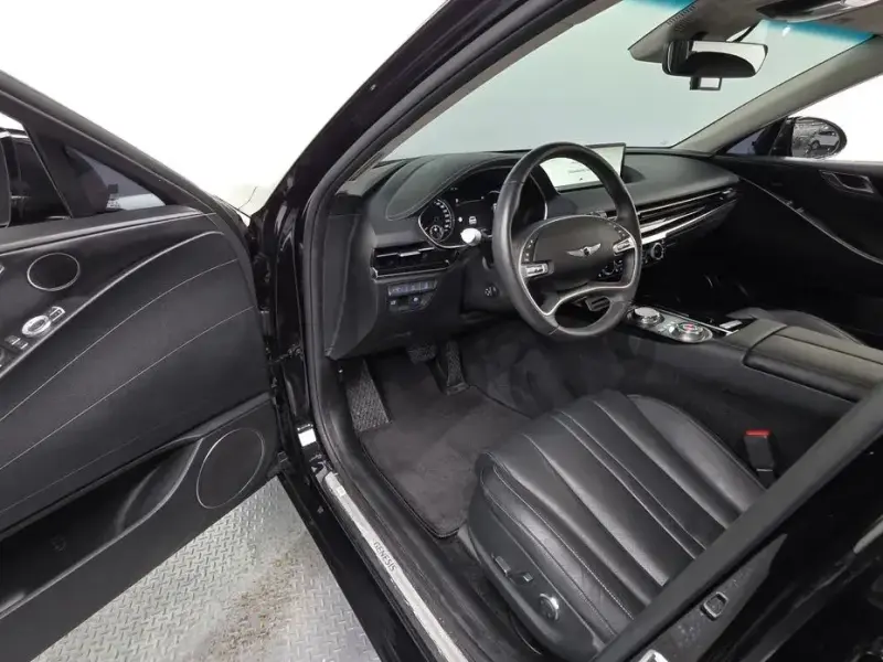 2023 Genesis G80 с пробегом 68 481 км