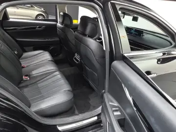 2023 Genesis G80 с пробегом 68 481 км