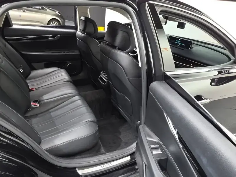 2023 Genesis G80 с пробегом 68 481 км