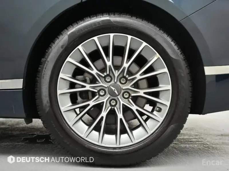 2023 Genesis G80 с пробегом 41 415 км
