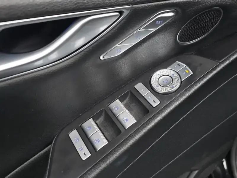 2023 Genesis G80 с пробегом 68 481 км
