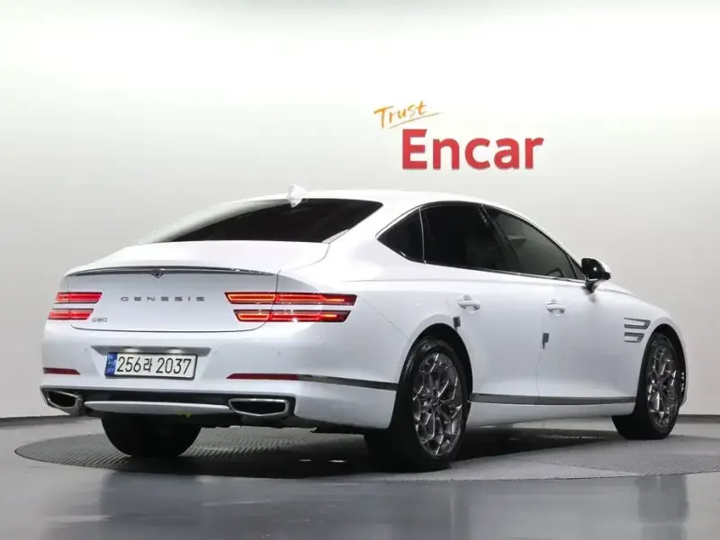 2023 Genesis G80 с пробегом 45 420 км