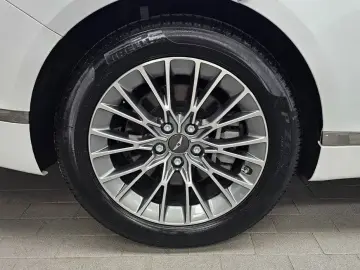 2023 Genesis G80 с пробегом 36 979 км