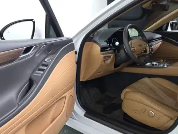 2023 Genesis G80 с пробегом 45 420 км