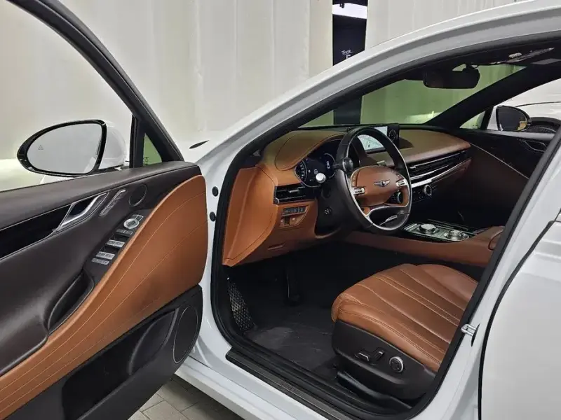 2023 Genesis G80 с пробегом 36 979 км