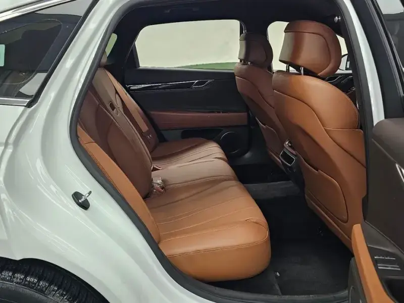 2023 Genesis G80 с пробегом 36 979 км