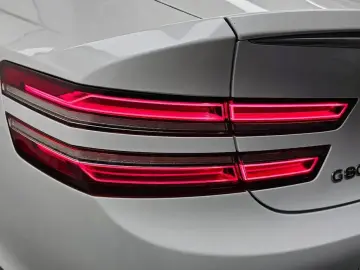 2023 Genesis G80 с пробегом 36 979 км