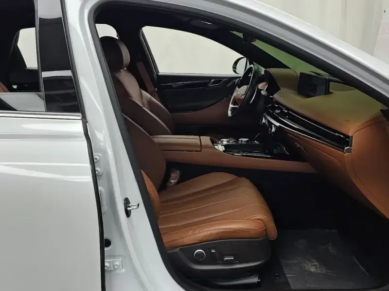 2023 Genesis G80 с пробегом 36 979 км