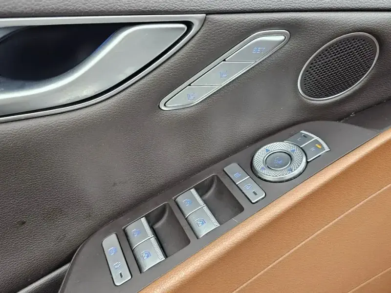 2023 Genesis G80 с пробегом 36 979 км
