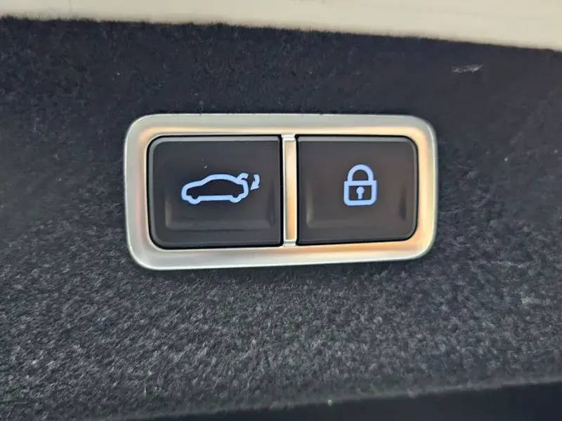 2023 Genesis G80 с пробегом 36 979 км