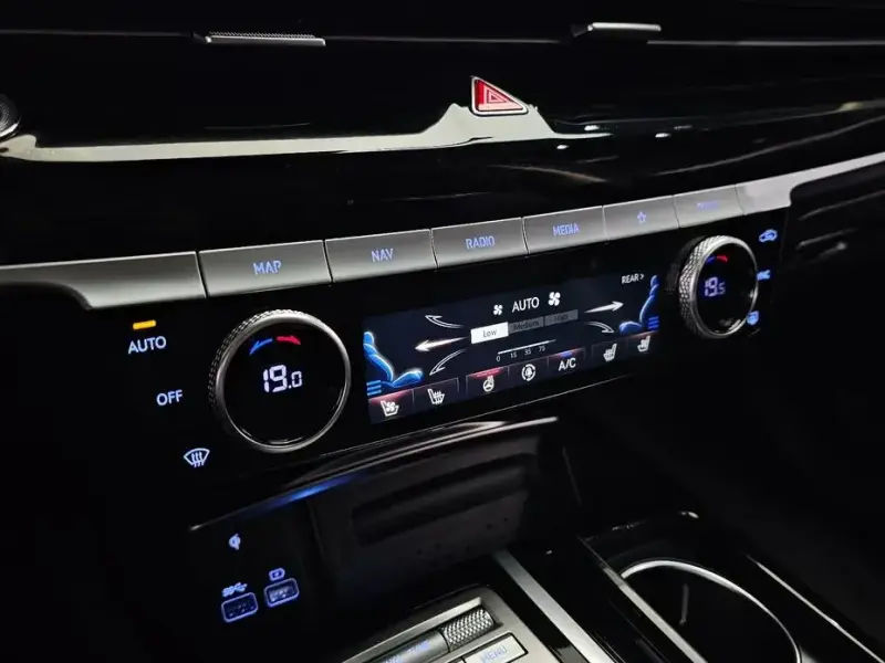 2023 Genesis G80 с пробегом 82 586 км