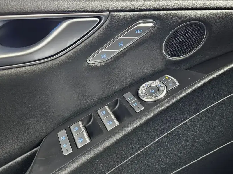 2023 Genesis G80 с пробегом 82 586 км
