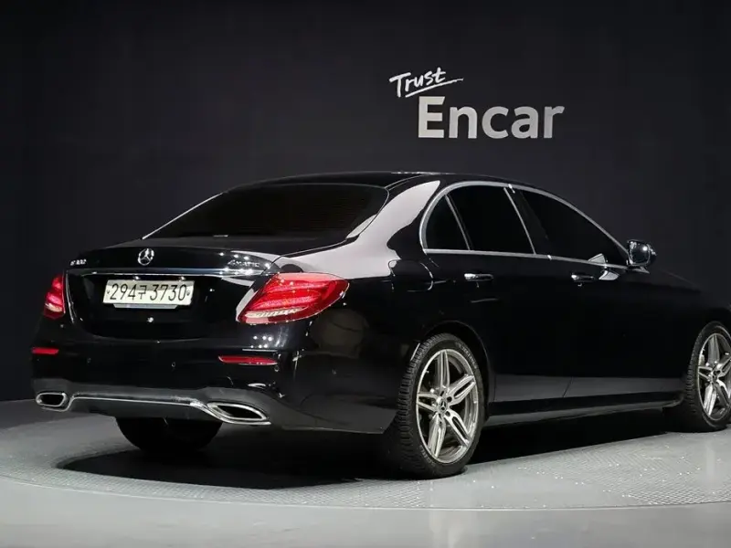2020 Mercedes-Benz E-Класс с пробегом 65 751 км