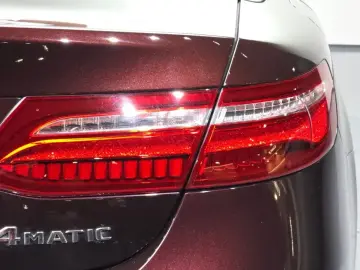 2020 Mercedes-Benz E-Класс с пробегом 93 982 км