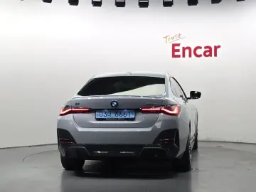 2022 BMW i4 с пробегом 75 493 км