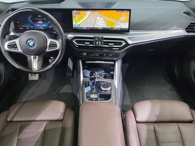 2022 BMW i4 с пробегом 75 493 км