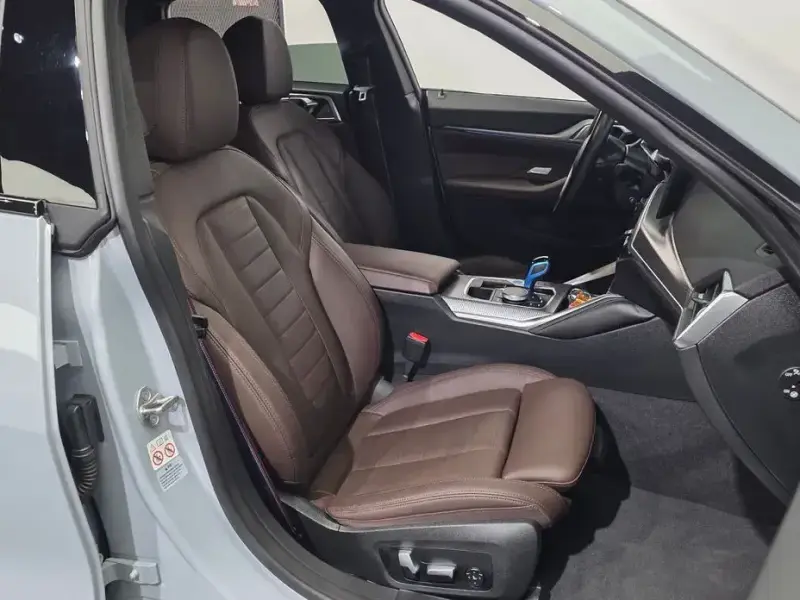 2022 BMW i4 с пробегом 75 493 км