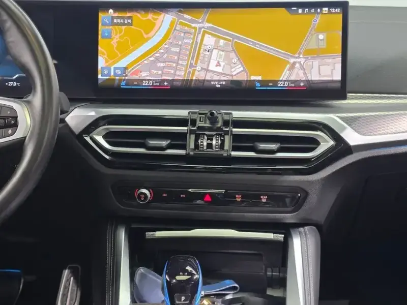 2022 BMW i4 с пробегом 75 493 км