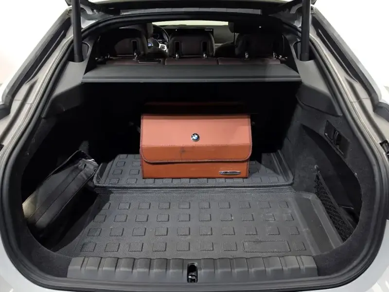 2022 BMW i4 с пробегом 96 837 км