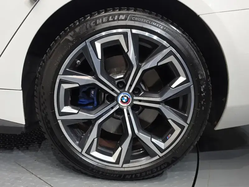 2022 BMW i4 с пробегом 96 837 км