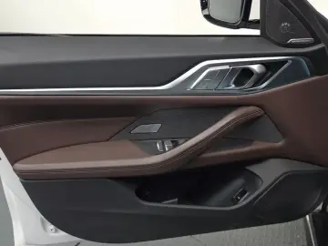 2022 BMW i4 с пробегом 96 837 км