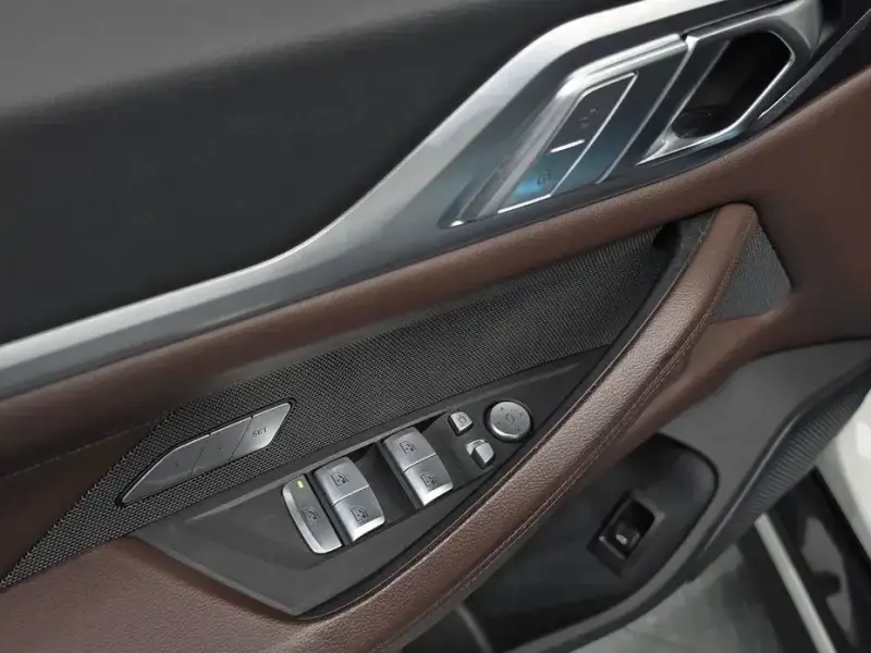2022 BMW i4 с пробегом 96 837 км