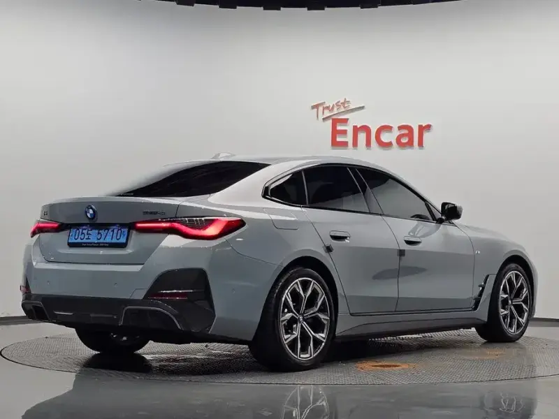 2022 BMW i4 с пробегом 32 965 км