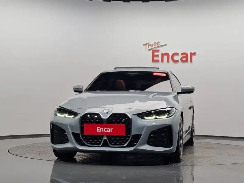 2022 BMW i4 с пробегом 32 965 км