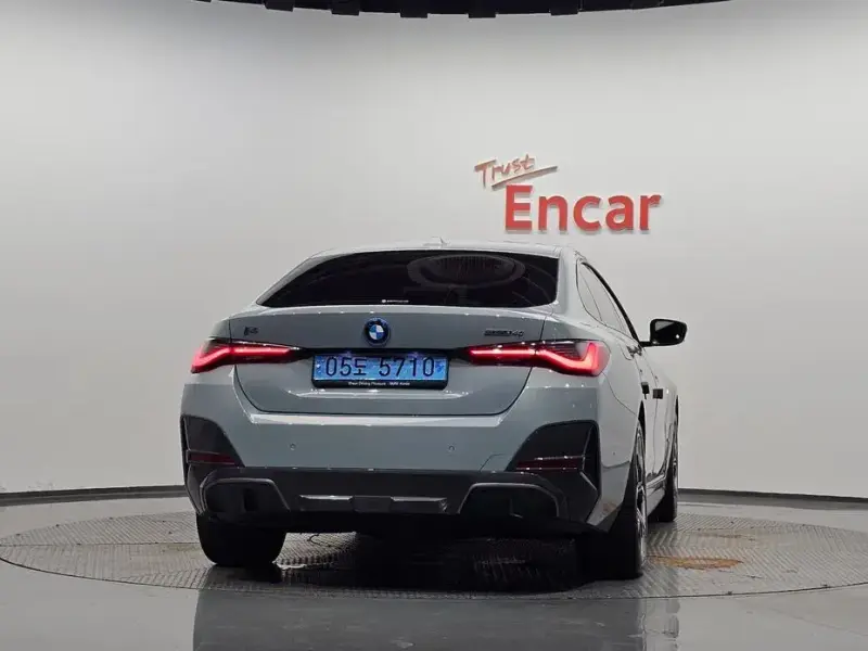 2022 BMW i4 с пробегом 32 965 км
