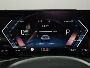 2022 BMW i4 с пробегом 32 965 км