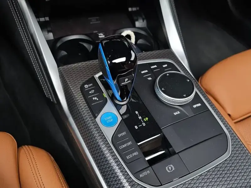 2022 BMW i4 с пробегом 32 965 км