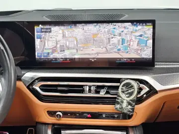 2022 BMW i4 с пробегом 32 965 км