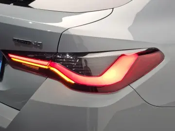 2022 BMW i4 с пробегом 32 965 км